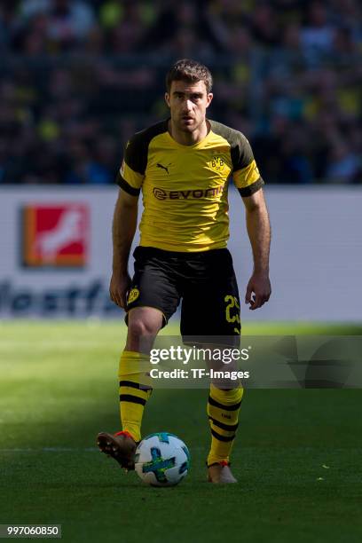 Sokratis of Dortmund controls the ball during the Bundesliga match between Borussia Dortmund and 1. FSV Mainz 05 at Signal Iduna Park on May 5, 2018...