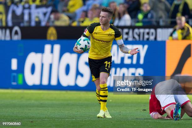 Marco Reus of Dortmund gestures during the Bundesliga match between Borussia Dortmund and 1. FSV Mainz 05 at Signal Iduna Park on May 5, 2018 in...