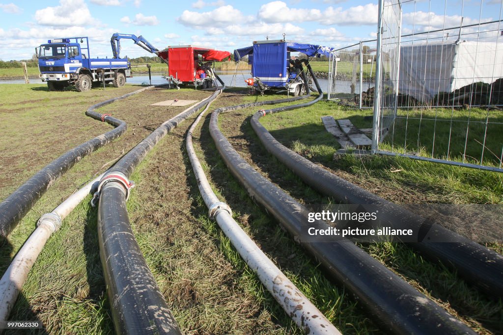 Pump at Wedel flood barrier broken