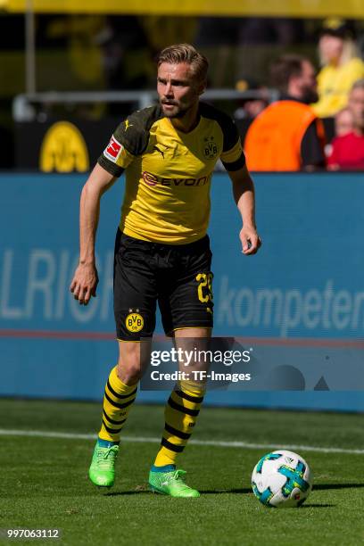 Marcel Schmelzer of Dortmund controls the ball during the Bundesliga match between Borussia Dortmund and 1. FSV Mainz 05 at Signal Iduna Park on May...