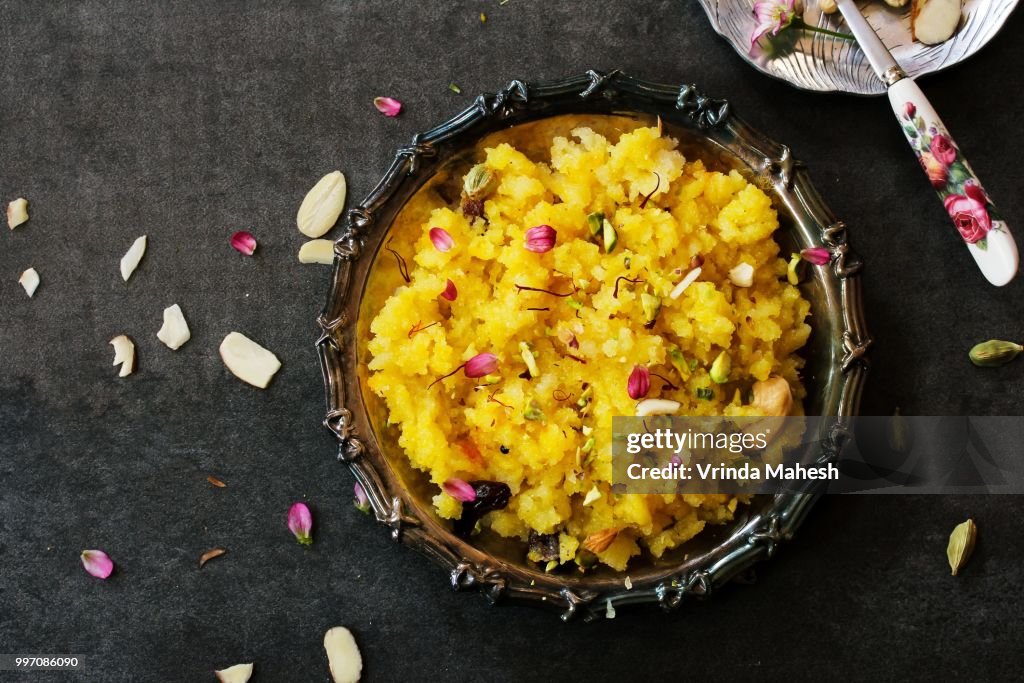 Semolina Halwa / Sooji ka halwa