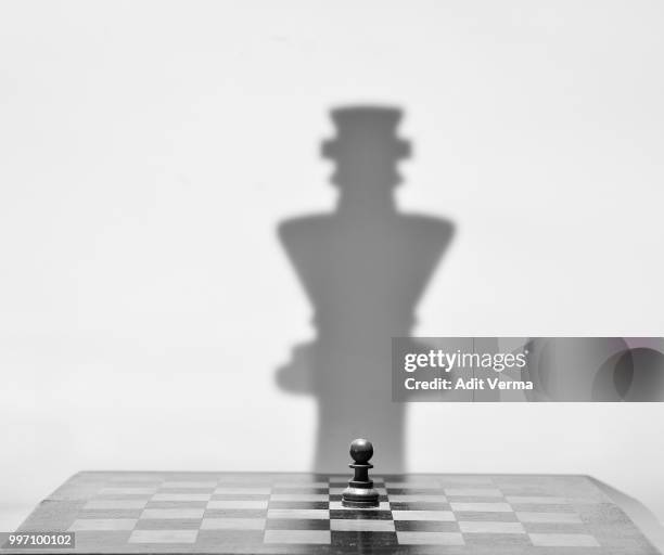the untold fate - chess board stockfoto's en -beelden