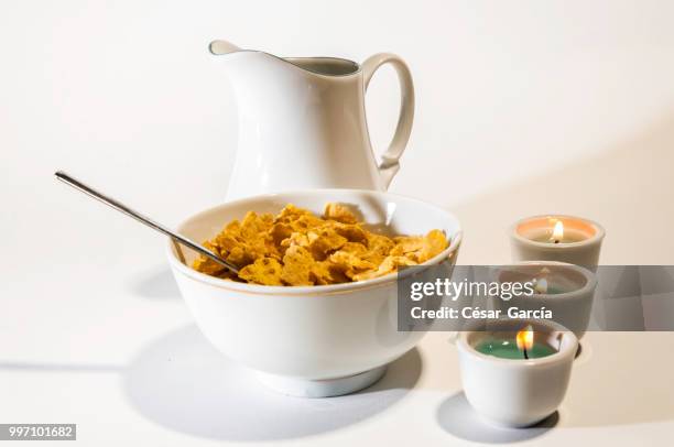 desayuno cereales - cereales stockfoto's en -beelden