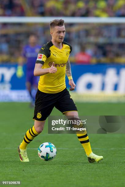 Marco Reus of Dortmund controls the ball during the Bundesliga match between Borussia Dortmund and 1. FSV Mainz 05 at Signal Iduna Park on May 5,...