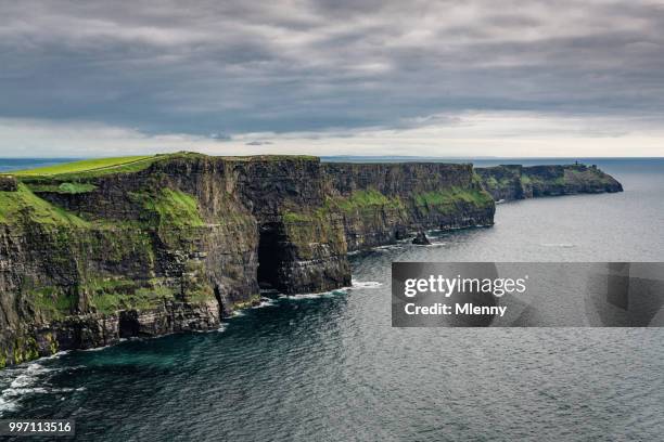 ver os irlanda penhascos de moher antena - mlenny - fotografias e filmes do acervo