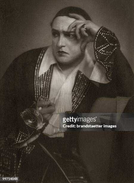 Hubert Marischka as Mister X in the operetta 'Die Zirkusprinzessin' by Emmerich Kálmán. Theater an der Wien. Vienna. Photograph. 1926 (Photo by...