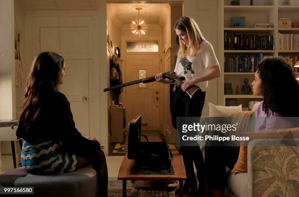 Betsy" - When Jane discovers that Sutton has been hiding a gun in the apartment, the girls realize they have polar opposite views on the subject....