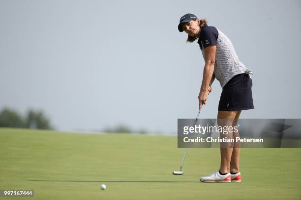 Juli Inkster putts on the seventh green during the first round of the U.S. Senior Women's Open at Chicago Golf Club on July 12, 2018 in Wheaton,...