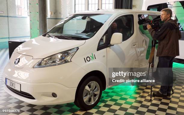 At a press meeting "Mobil auf einen Klick - DB bringt On-Demand-Mobilität und autonomes Fahren in den öffentlichen Verkehr" new electronic vehicles...