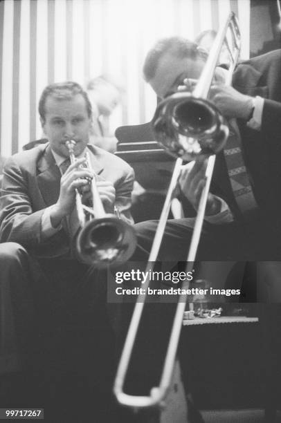 Joe Zawinul playing at the Jazz Club Tabarin. Vienna. Photograph. Around 1958. (Photo by Franz Hubmann