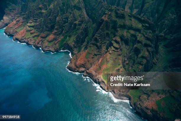 na pali coast state park, kauai, hawai'i, north america. - na pali fotografías e imágenes de stock