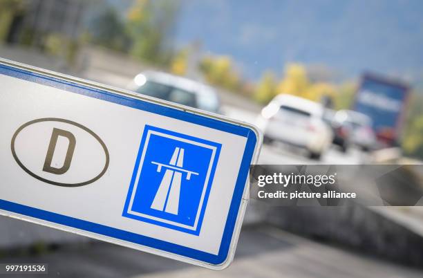 Traffic sign pointing the way to the the Autobahn 93 near the border with Austria in Niederndorf bei Kufstein, Germany, 12 October 2017. Photo:...