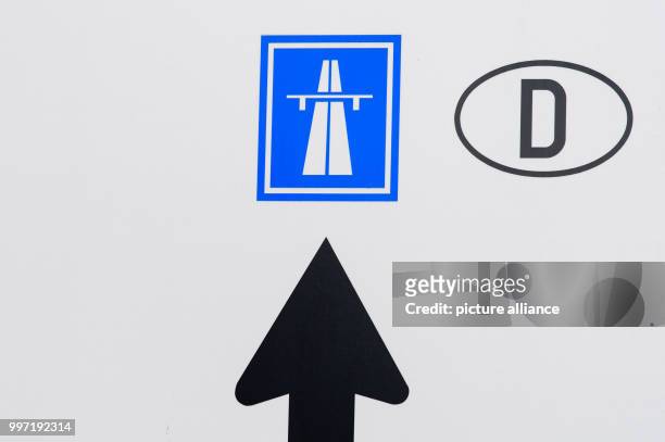 Road sign indicates the direction heading towards the A 93 motorway to Germany near Niederndorf Bei Kufstein, Austria, 12 October 2017. Photo:...