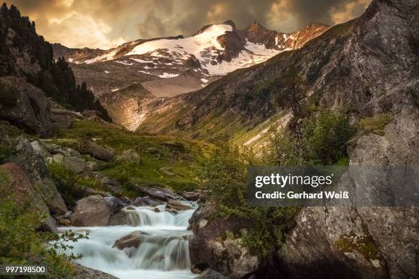 glacier creek - weiß - fotografias e filmes do acervo