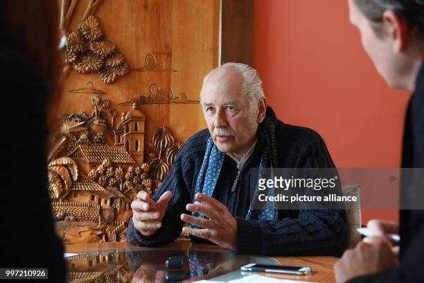 The German sociologist Heinz Dieterich speaks during an interview in Mexico City, Mexico, 31 August 2017. Until the break of dawn the former...