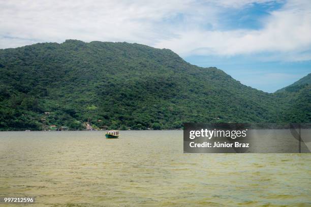 conceicao lagoon in florianopolis, brazil - conceicao stockfoto's en -beelden