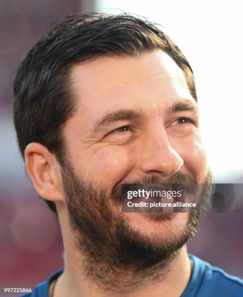 Mainz's coach Sandro Schwarz before the German Bundesliga soccer match between 1. FSV Mainz 05 and Hamburger SV at the Opel stadium in Mainz,...