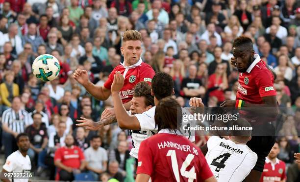 Hannover's Salif Sane scoring the 1:1 equaliser against Eintracht Frankfurt during the German Bundesliga soccer match Hannover 96 and Eintracht...