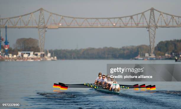 The German eight heading for the Rendsburger Hochbruecke bridge on the Kiel Canal in Rendsburg, Germany, 15 October 2017. Photo: Daniel Reinhardt/dpa