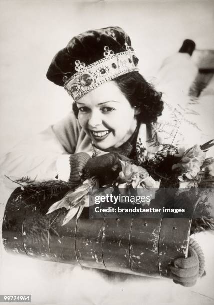 New beauty queen in California: Charlotte Dabney Halloran is going to be Miss Wintersports. Photograph. 25 January, 1936. (Photo by Austrian Archives
