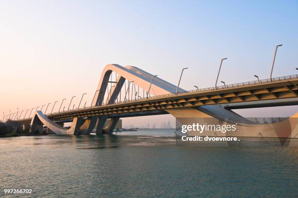 sheikh zayed bridge, abu dhabi, uae - zayed stock-fotos und bilder