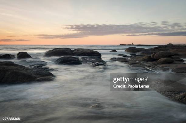 amanecer en punta del diablo - amanecer stock pictures, royalty-free photos & images