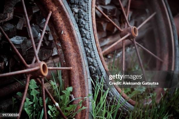 Rusty Spoke Rims 207 Rusty Spokes Stock Photos, High-Res Pictures, and Images - Getty Images