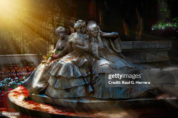 magical scenery. monument to love. - vestimenta-histórica fotografías e imágenes de stock