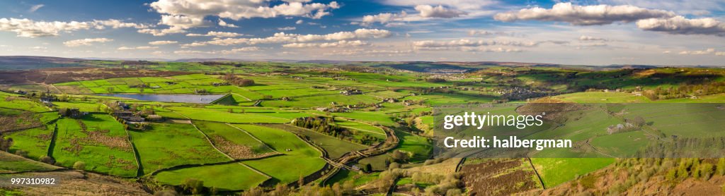 Landschaft von Yorkshire im Sonnenlicht - Luftbild Panorama