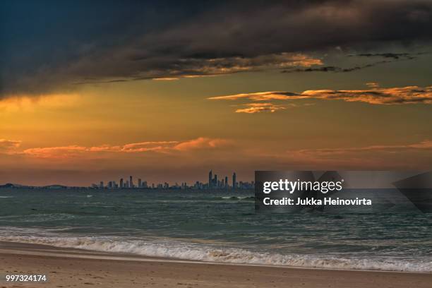 gold coast city skyline from coolangatta - heinovirta stock-fotos und bilder