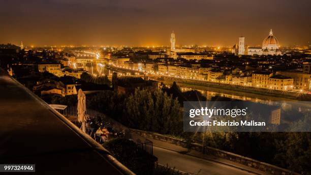 an evening in florence - dinner to celebrate the launch of fabrizio viti cruise 18 collection back in love again stockfoto's en -beelden