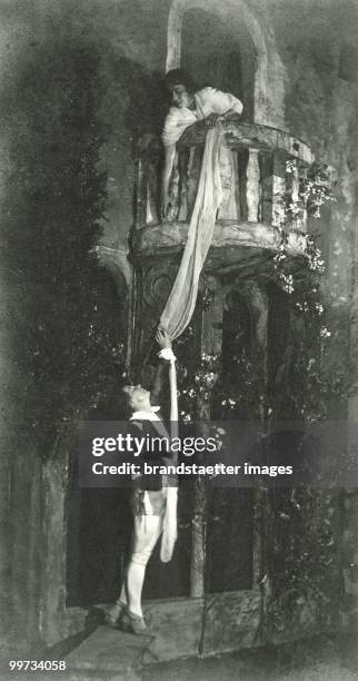 Alexander Moissi and Camilla Eibenschutz in 'Romeo and Juliet' by William Shakespeare. Deutsches Theater. Berlin, 1907