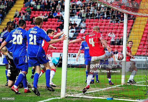 David Mooney of Charlton scores during the Coca-Cola League One Playoff Semi Final 2nd Leg between Charlton Athletic and Swindon Town at The Valley...