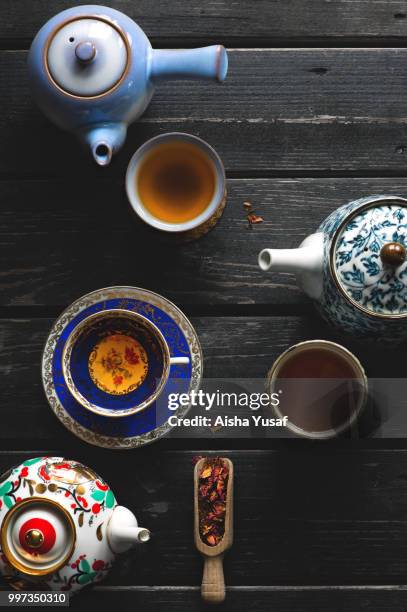 high angle view of a tea set. - aisha stock-fotos und bilder