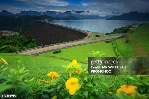 beautiful dam in thailand. - surat thani province stock-fotos und bilder