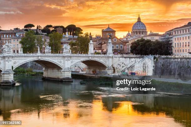 barbarian invasion in rome - lagarde photos et images de collection