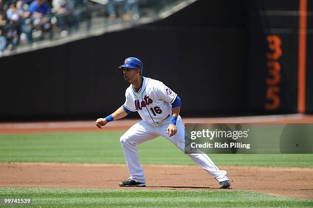 Angel Pagan of the New York Mets runs during the extra inning game against the San Francisco Giants at Citi Field in Flushing, New York on May 8,...