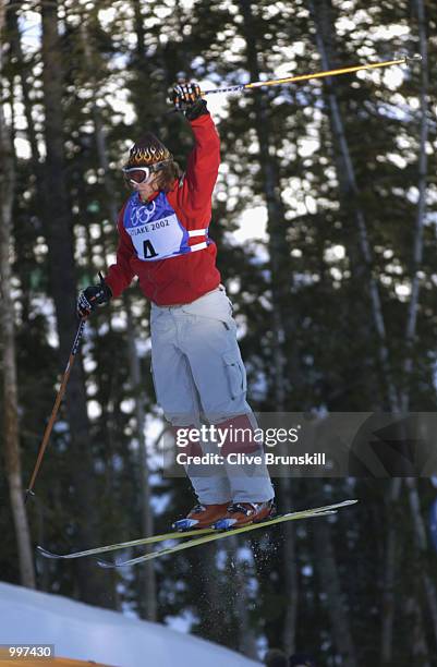 Ann Battelle of the USA was 2nd in the qualifying round of the women's moguls during the Salt Lake City Winter Olympic Games on February 9, 2002 at...