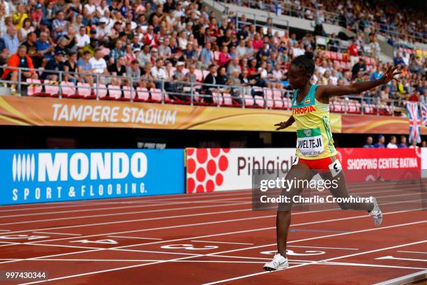 Diribe Welteji of Ethiopia crosses the finish line to win gold in the final of the women's 800m on day three of The IAAF World U20 Championships on...