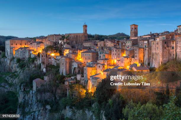 sorano at evening, tuscany, italy - sotano stock-fotos und bilder