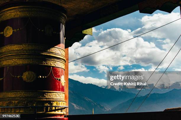 gompa at shey monastery - gompa stockfoto's en -beelden