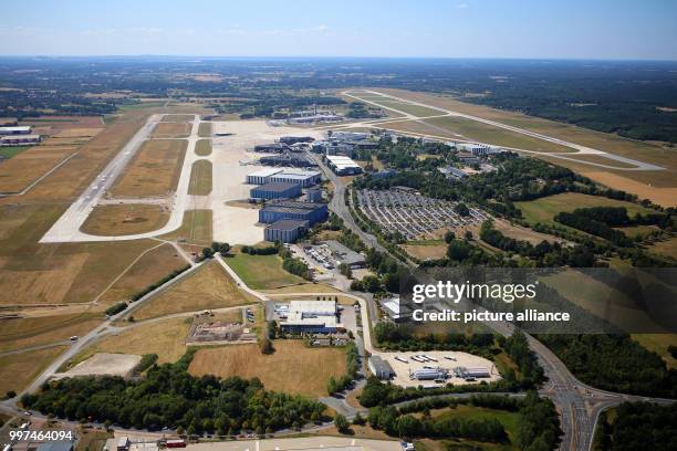 July 2018, Germany, Langenhagen: The Hanover airport looking to the west. Photo: Stefan Rampfel/dpa