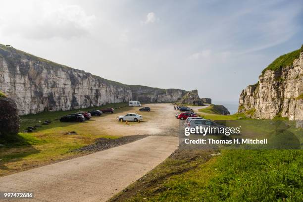 northern ireland-carrick-a-rede rope bridge-game of thrones - game of thrones scene stock pictures, royalty-free photos & images