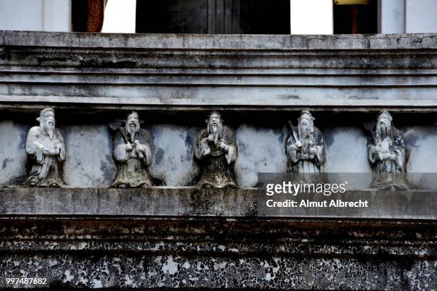 the temple of literature in hanoi - almut albrecht stockfoto's en -beelden