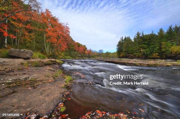 fall colors along the kettle river - kettle - fotografias e filmes do acervo