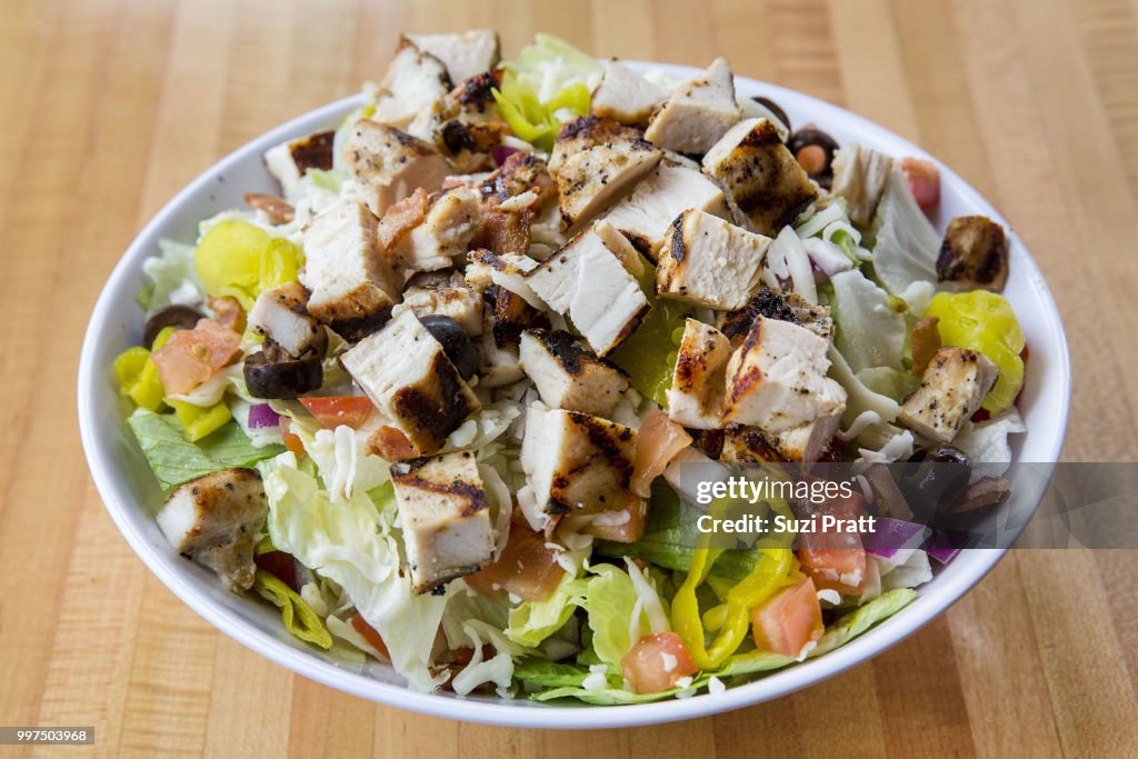 Pratt Wingdome Salad