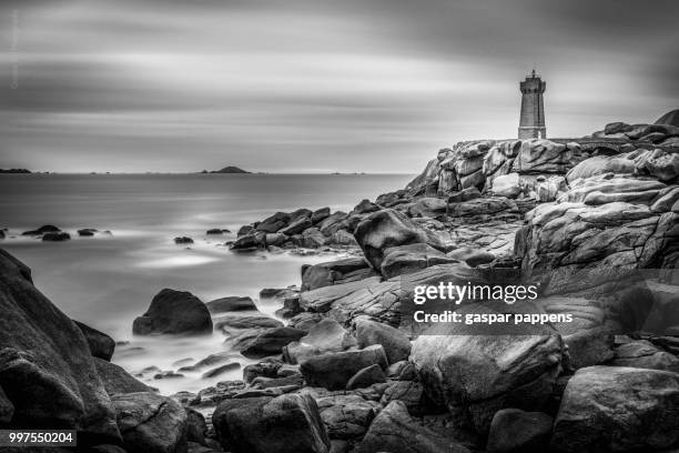 phare b&w - phare stock-fotos und bilder