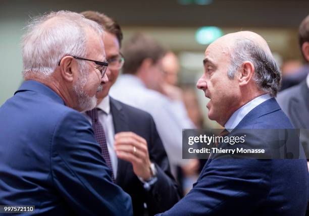 President of the European Investment Bank Werner Hoyer is talking with the EU Jobs, Growth, Investment and Competitiveness Commissioner Jyrki...