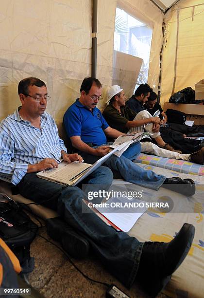 Honduran judges Guillermo Lopez and Luis Alonso Chevez, next to Jose Pineda, Pablo Munguia and Jerson Medina, all members of the Movimiento Amplio...