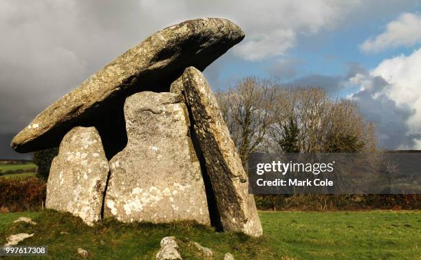 burial chamber - death chamber stock pictures, royalty-free photos & images